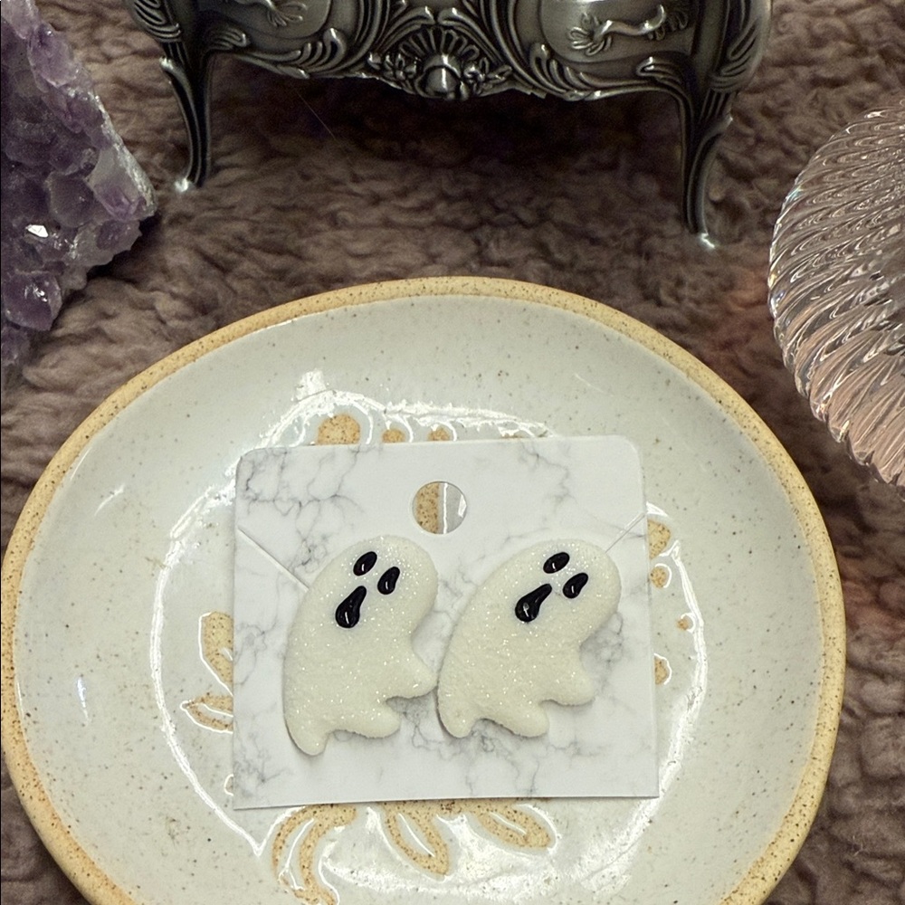 White Ghost Stud earrings
